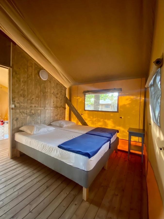 Camping La Kahute - Tente Lodge Au Coeur De La Foret カルカン エクステリア 写真