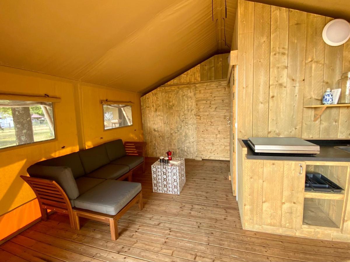 Camping La Kahute - Tente Lodge Au Coeur De La Foret カルカン エクステリア 写真