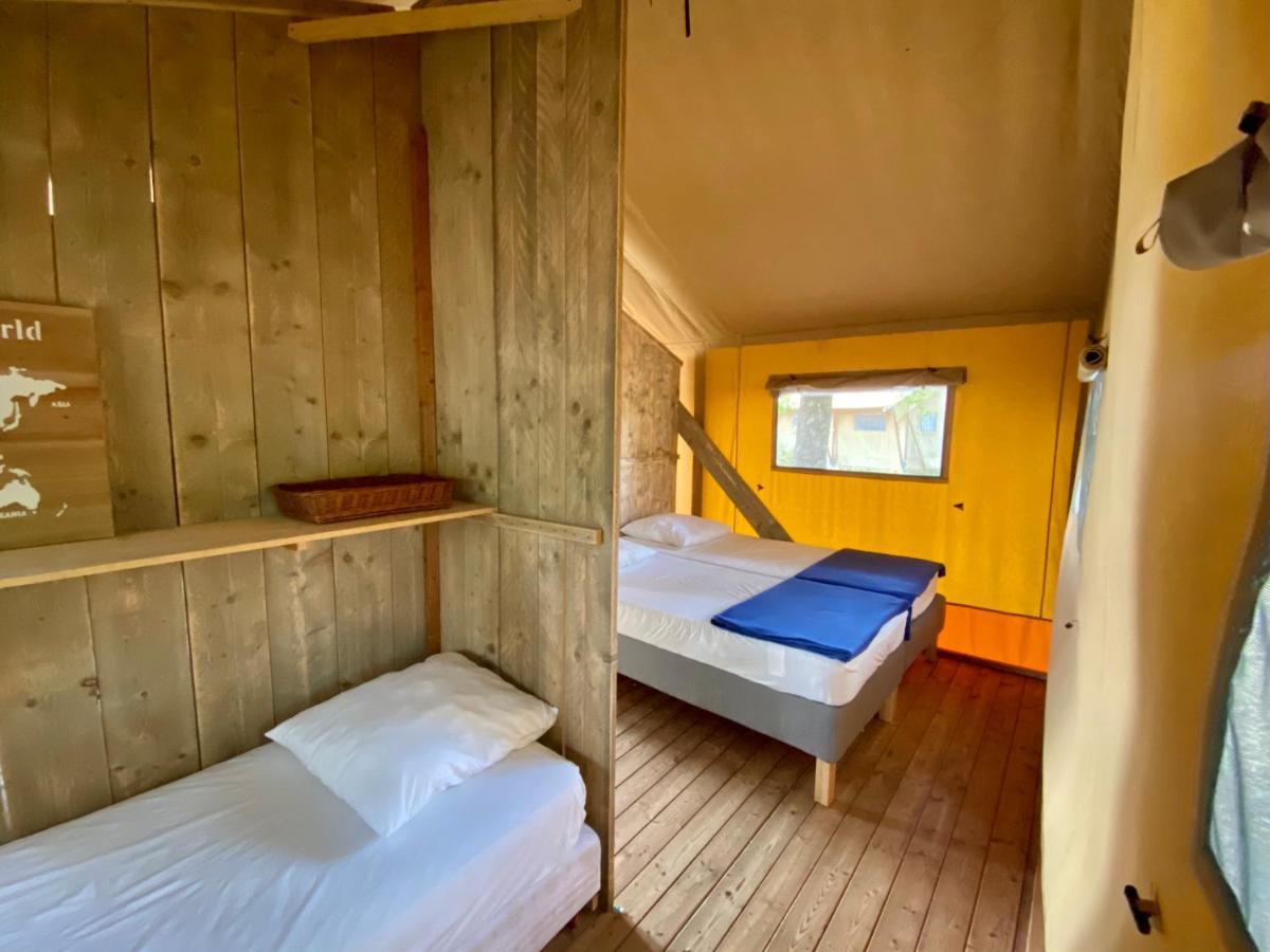 Camping La Kahute - Tente Lodge Au Coeur De La Foret カルカン エクステリア 写真
