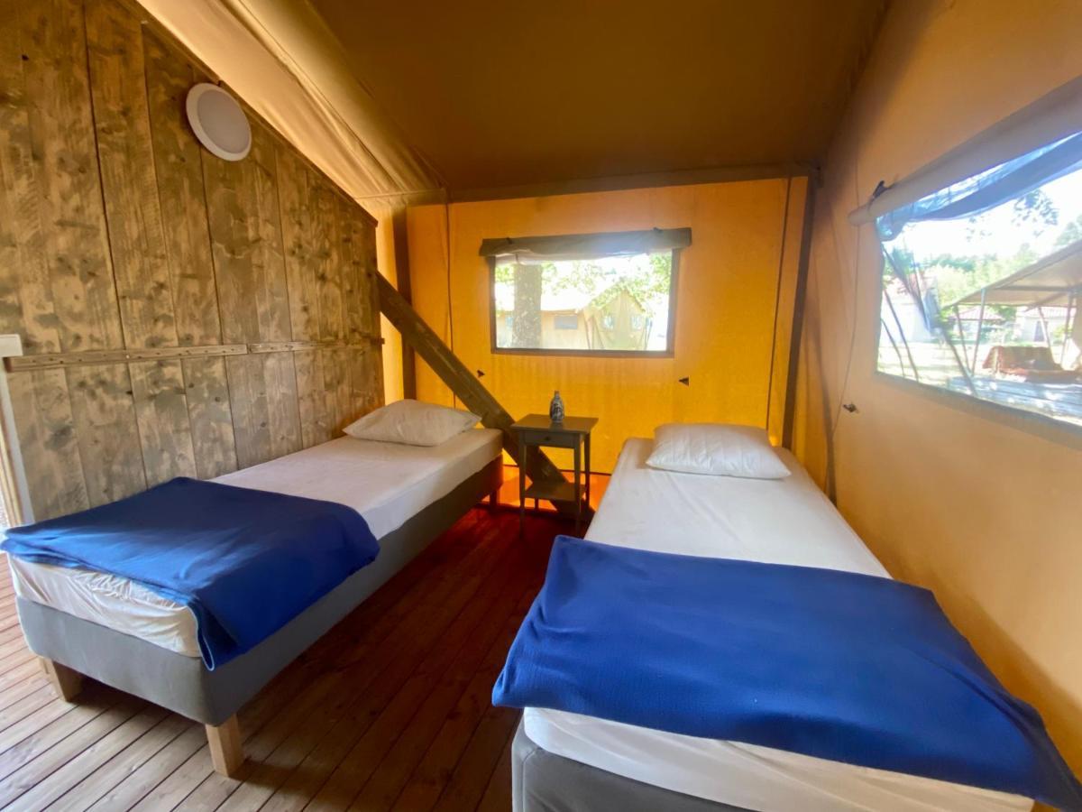 Camping La Kahute - Tente Lodge Au Coeur De La Foret カルカン エクステリア 写真