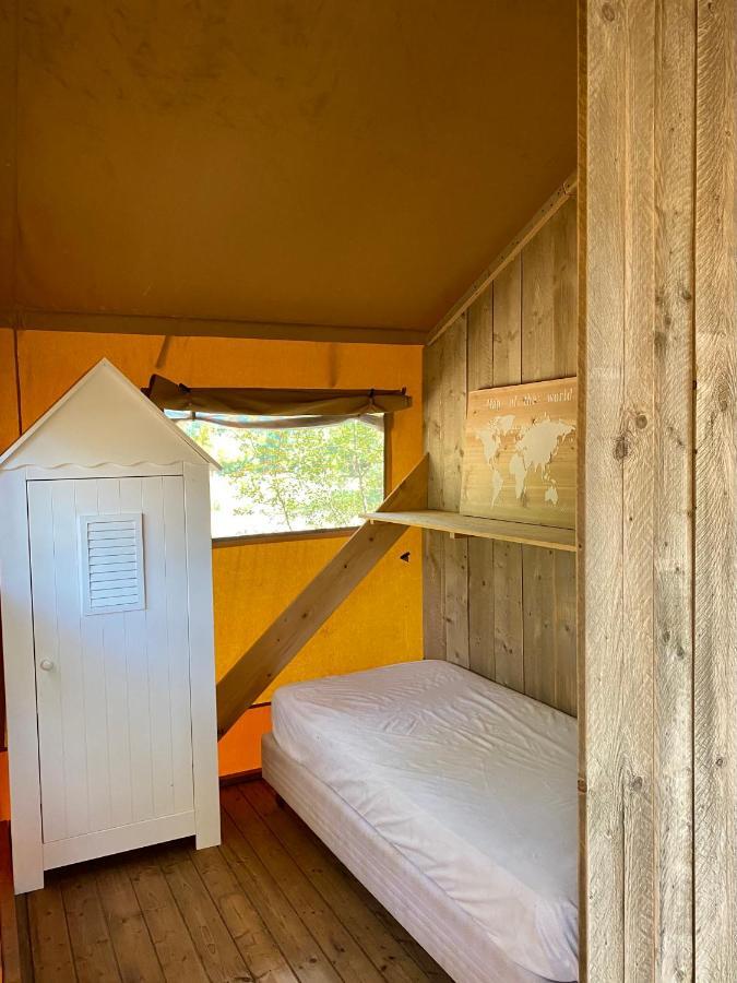 Camping La Kahute - Tente Lodge Au Coeur De La Foret カルカン エクステリア 写真
