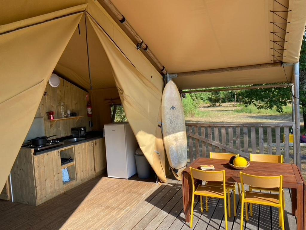 Camping La Kahute - Tente Lodge Au Coeur De La Foret カルカン エクステリア 写真