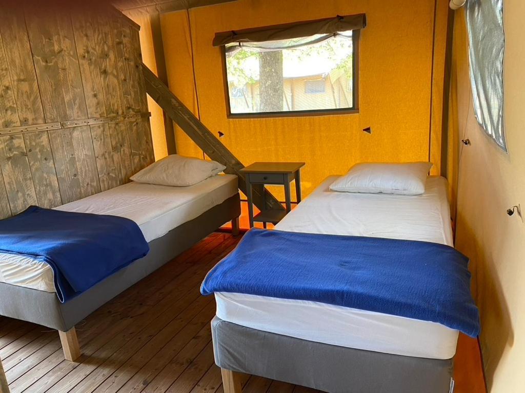 Camping La Kahute - Tente Lodge Au Coeur De La Foret カルカン エクステリア 写真