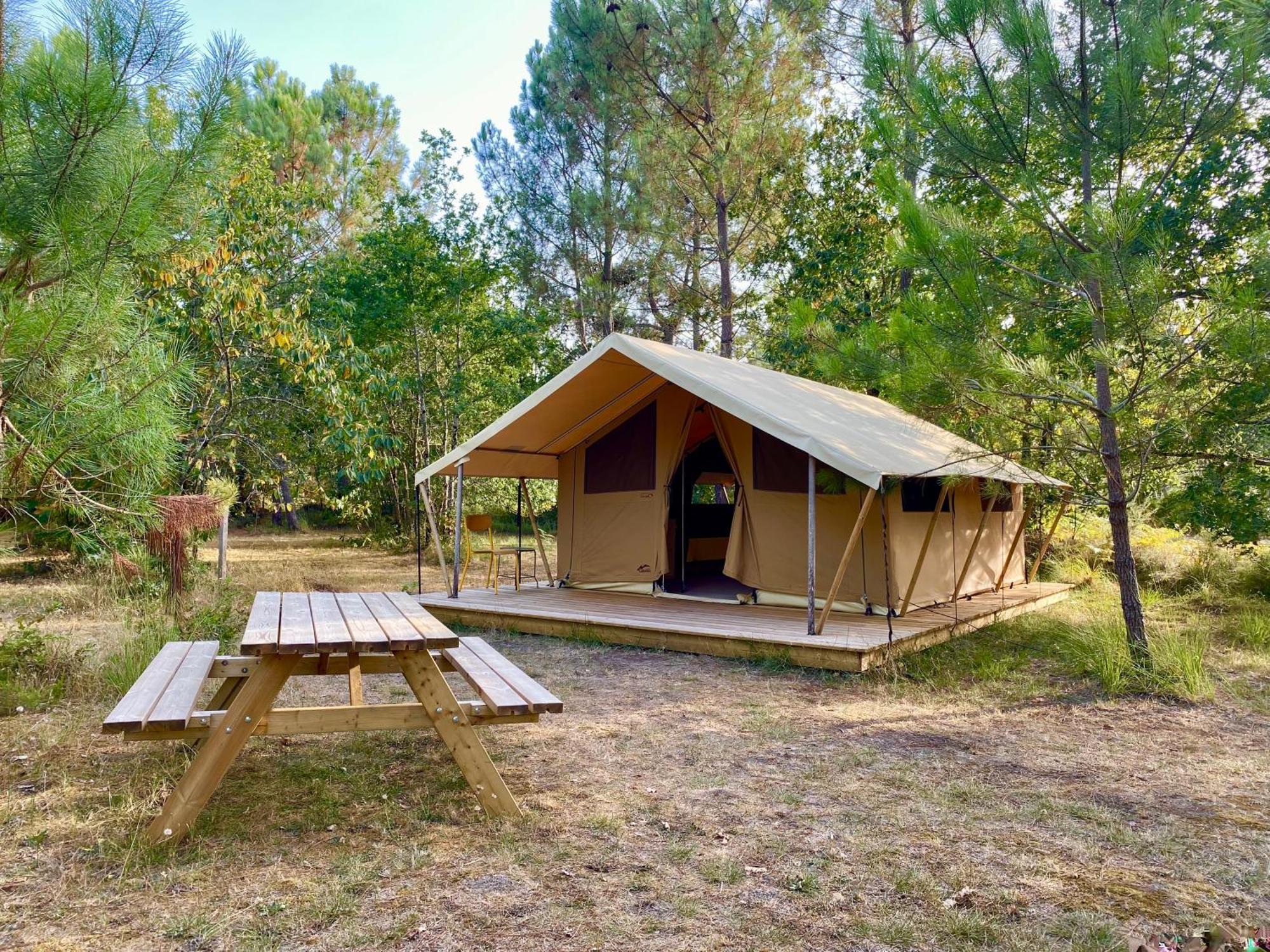 Camping La Kahute - Tente Lodge Au Coeur De La Foret カルカン エクステリア 写真