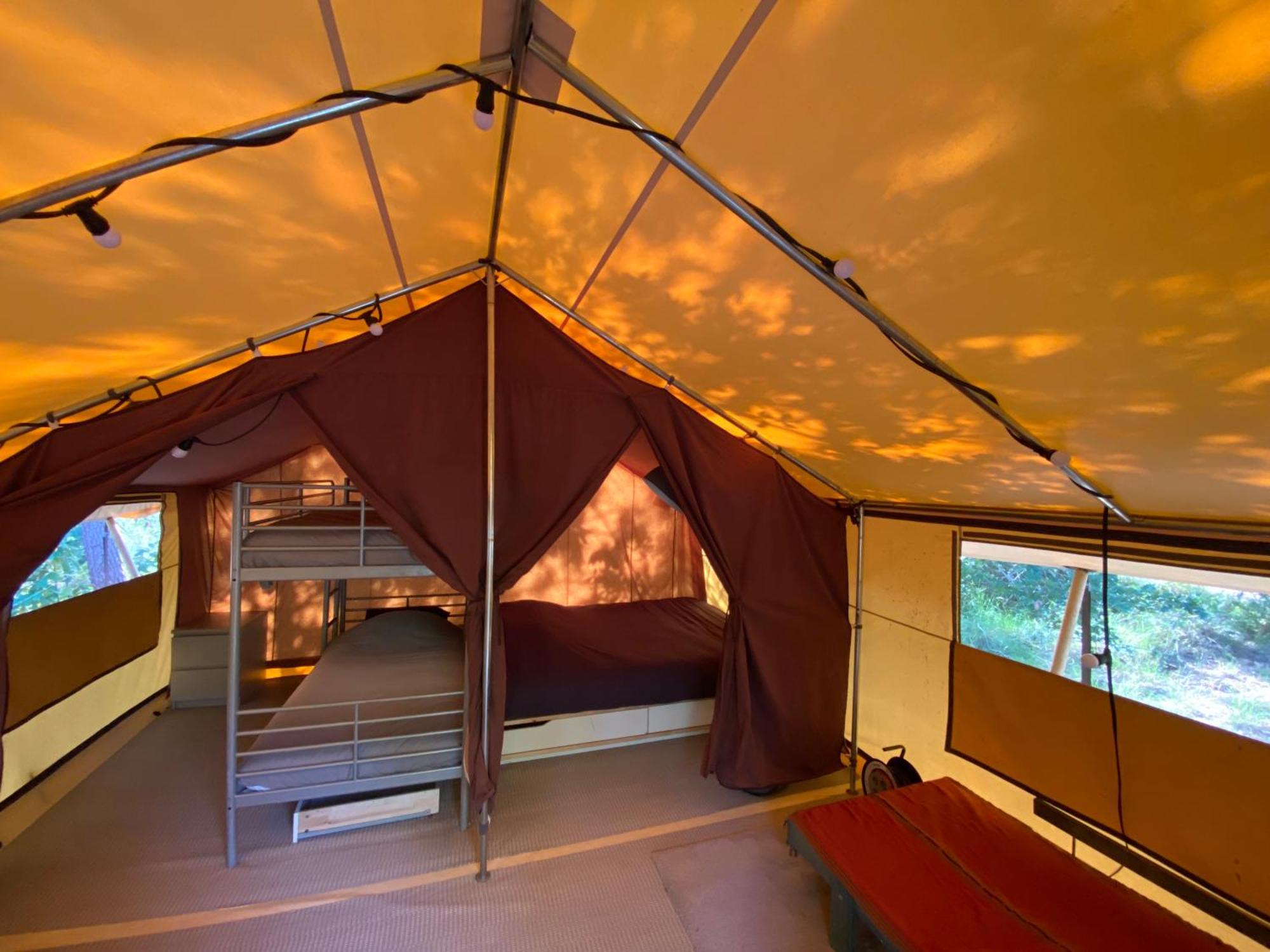 Camping La Kahute - Tente Lodge Au Coeur De La Foret カルカン エクステリア 写真