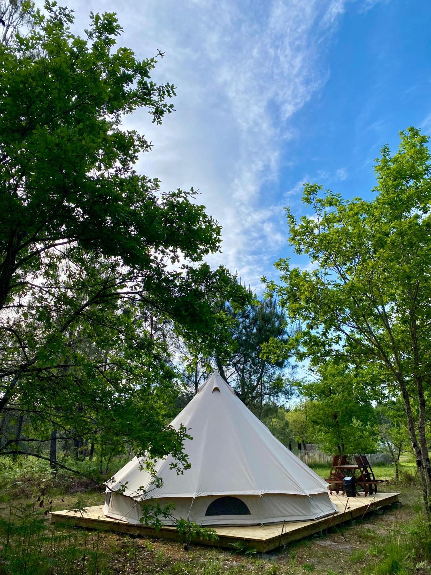 Camping La Kahute - Tente Lodge Au Coeur De La Foret カルカン エクステリア 写真