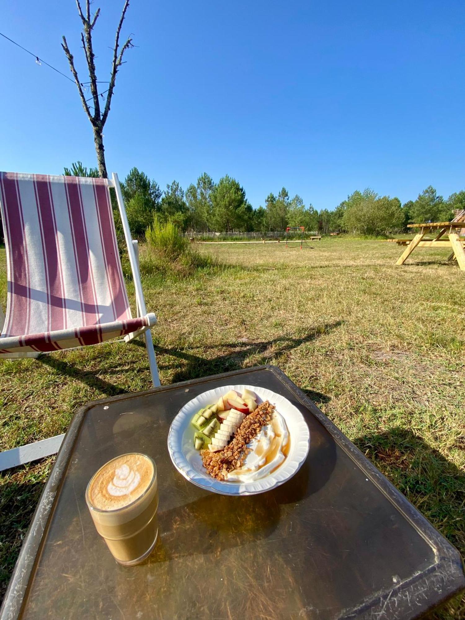 Camping La Kahute - Tente Lodge Au Coeur De La Foret カルカン エクステリア 写真
