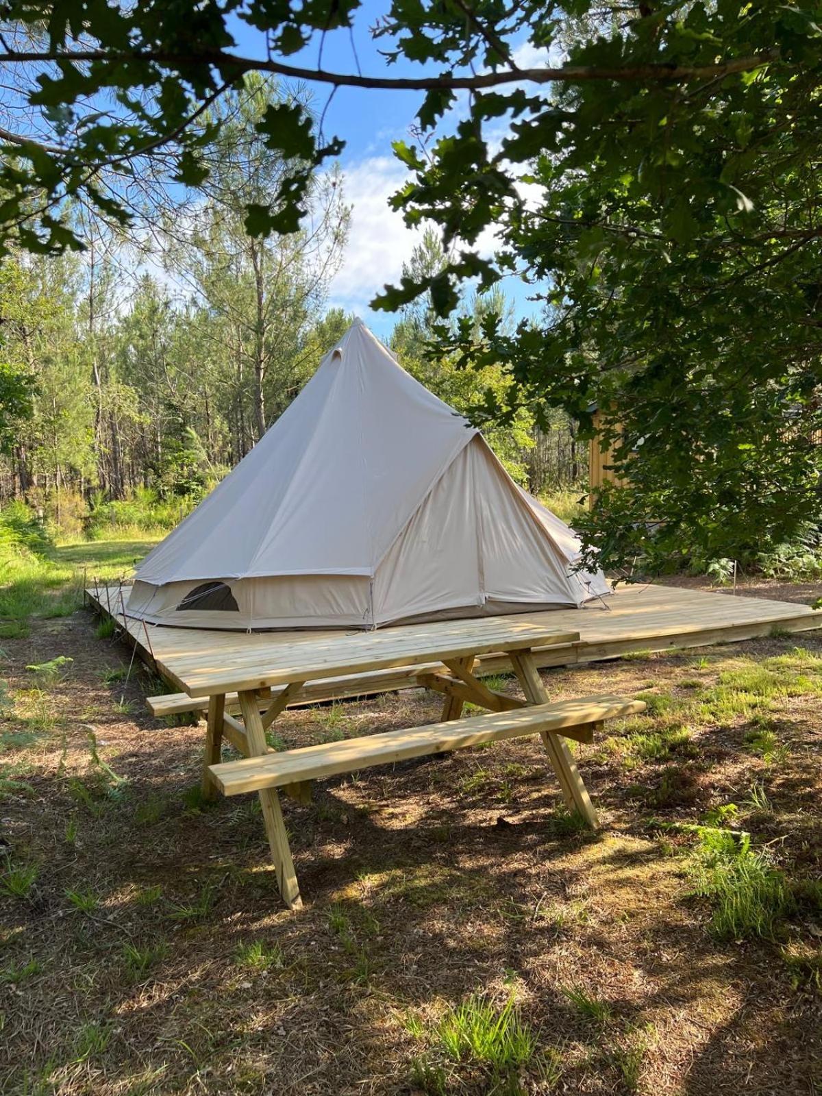 Camping La Kahute - Tente Lodge Au Coeur De La Foret カルカン エクステリア 写真